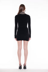 SCOLLO A V  IN VELLUTO STRETCH