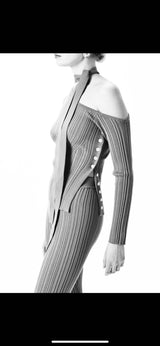 Pullover mother pearls buttons details