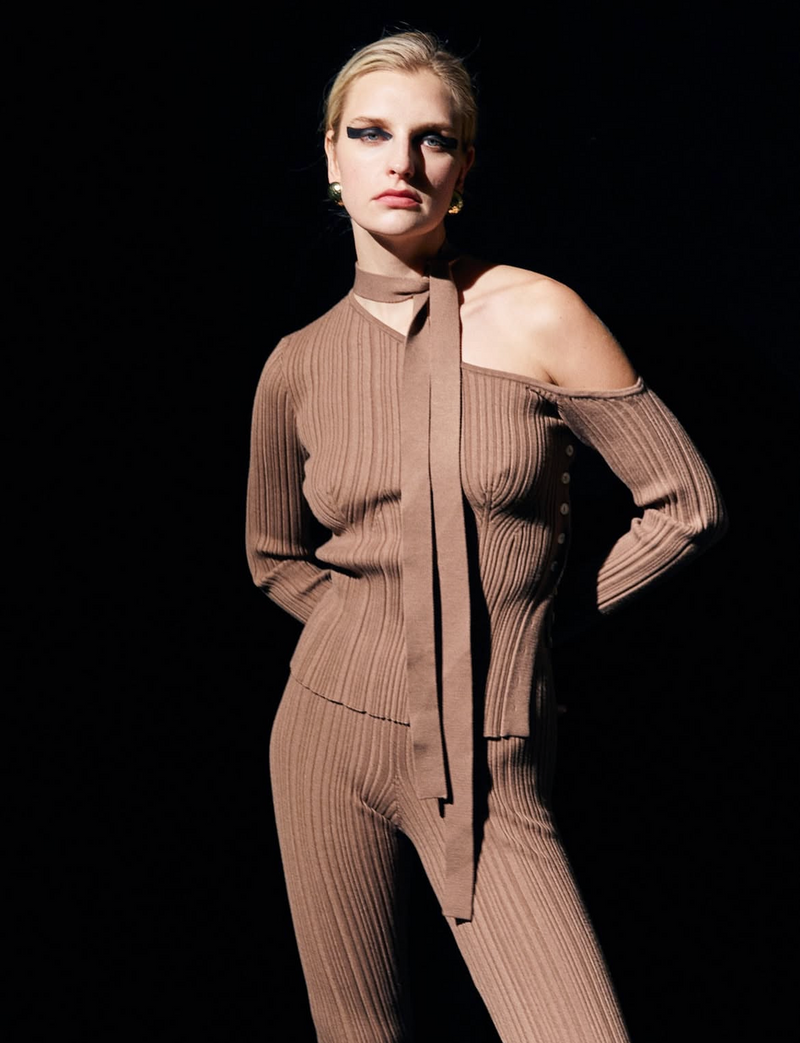 Pullover mother pearls buttons details