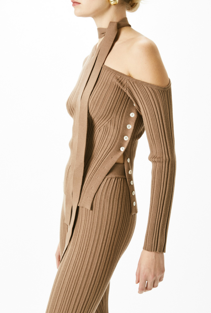 Pullover mother pearls buttons details